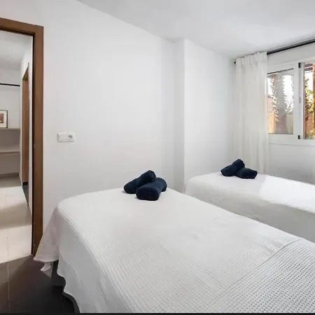 Aparthotel Playa Almayate *