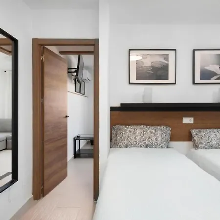 Playa Almayate 아파트호텔 4*