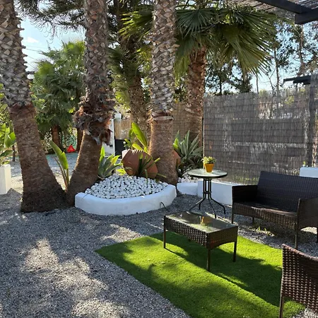 Playa Almayate 公寓式酒店